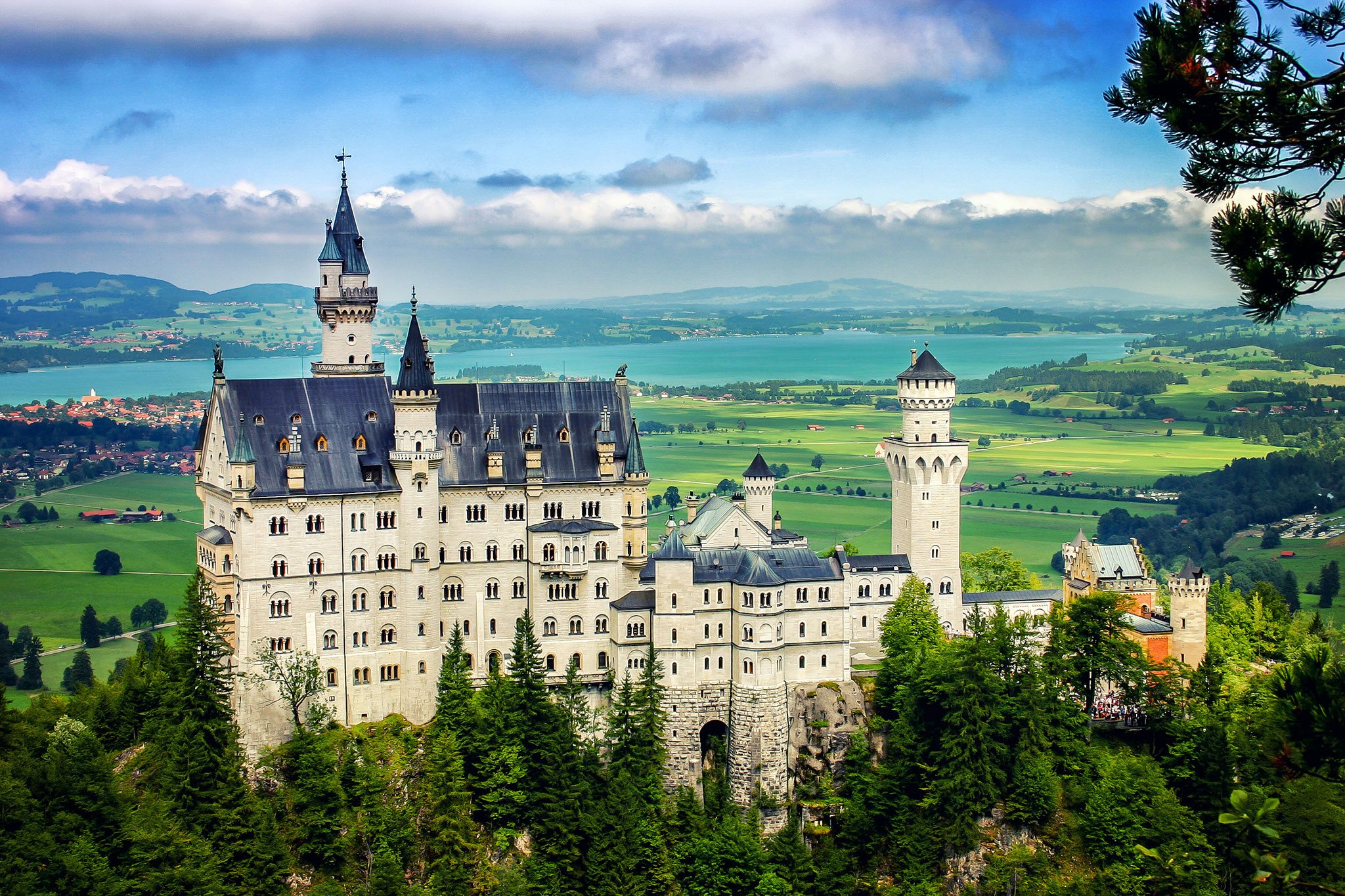 Top 16 Photo Spots at Neuschwanstein Castle in 2024