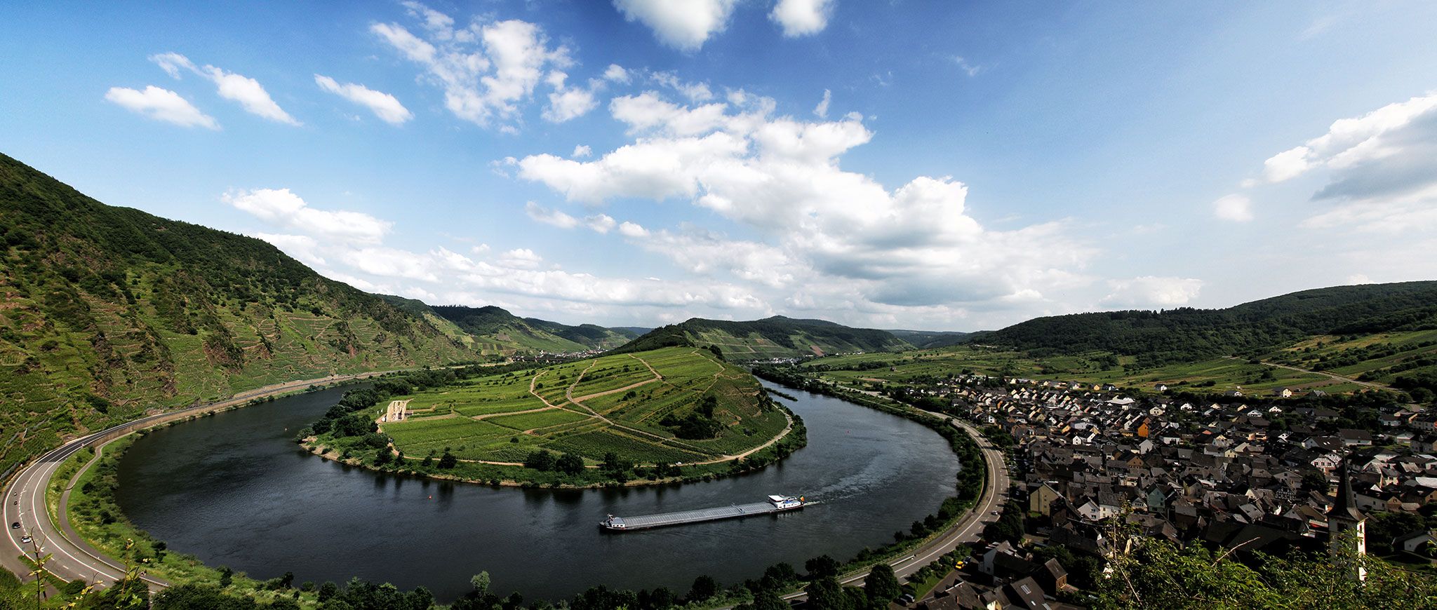 Lower panoramic view of Moselbogen, Bremm, Germany
