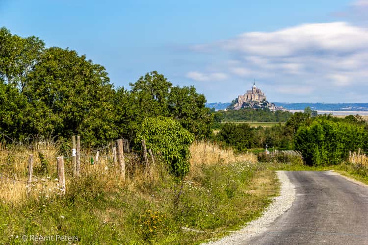 The road to Saint-Michel