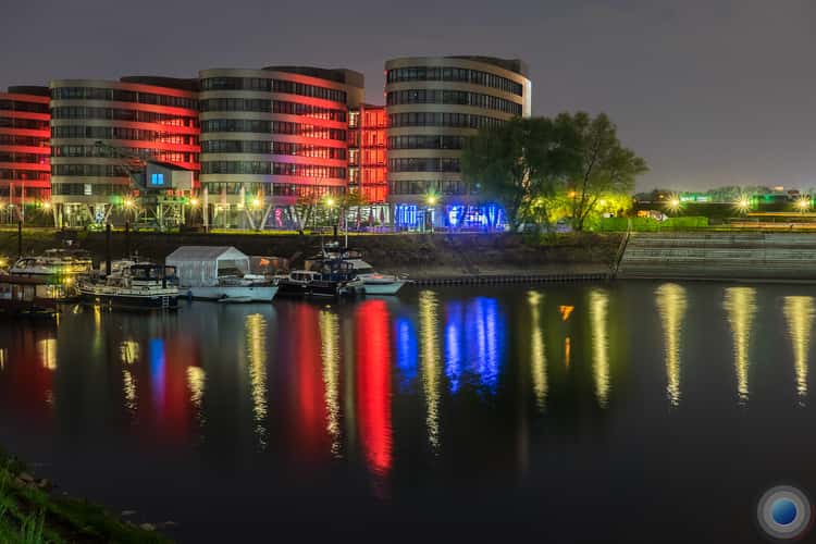5 Boats in Blue and Red