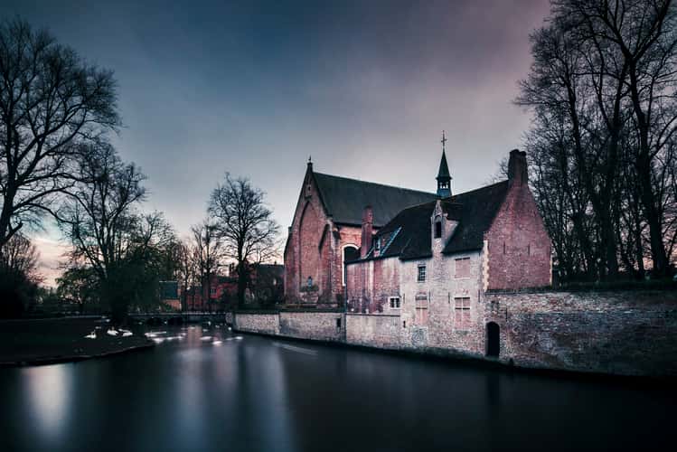 Schwanentanz, Bruges