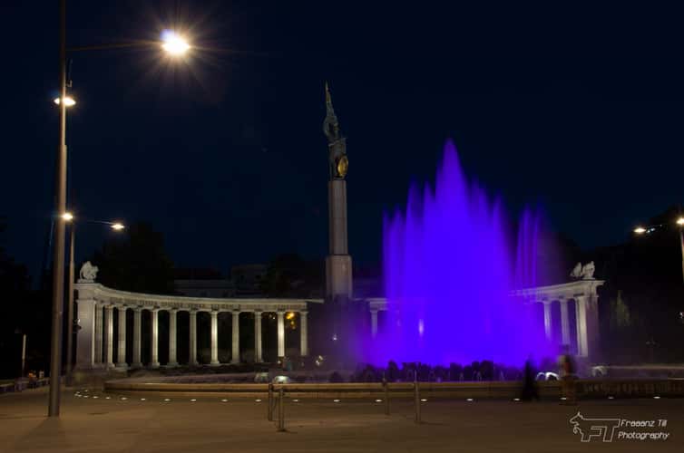 High-jet fountain, Schwarzenbergplatz, Vienna