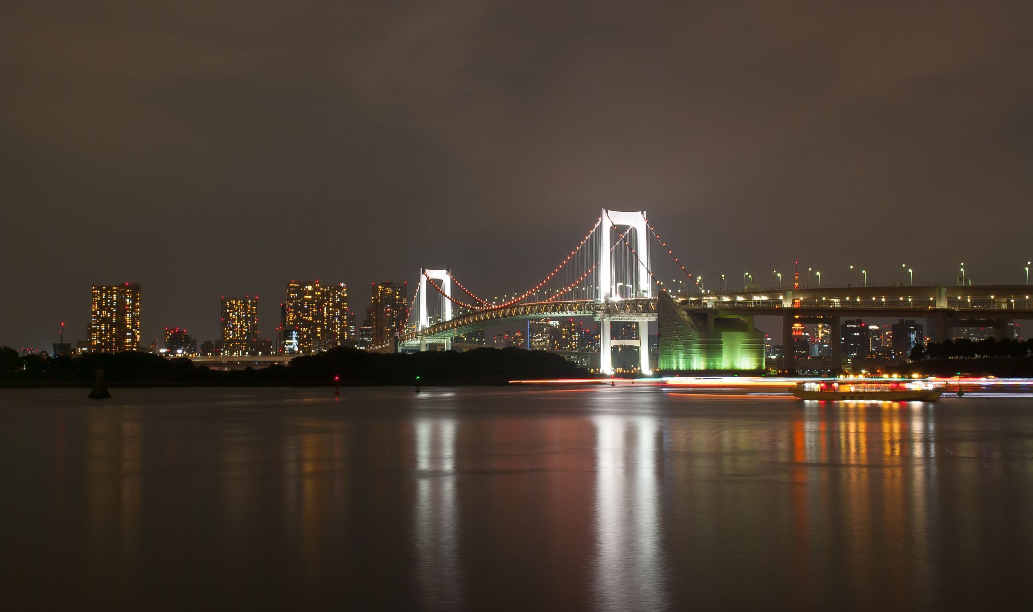 Rainbow Bridge, Tokyo, Japan