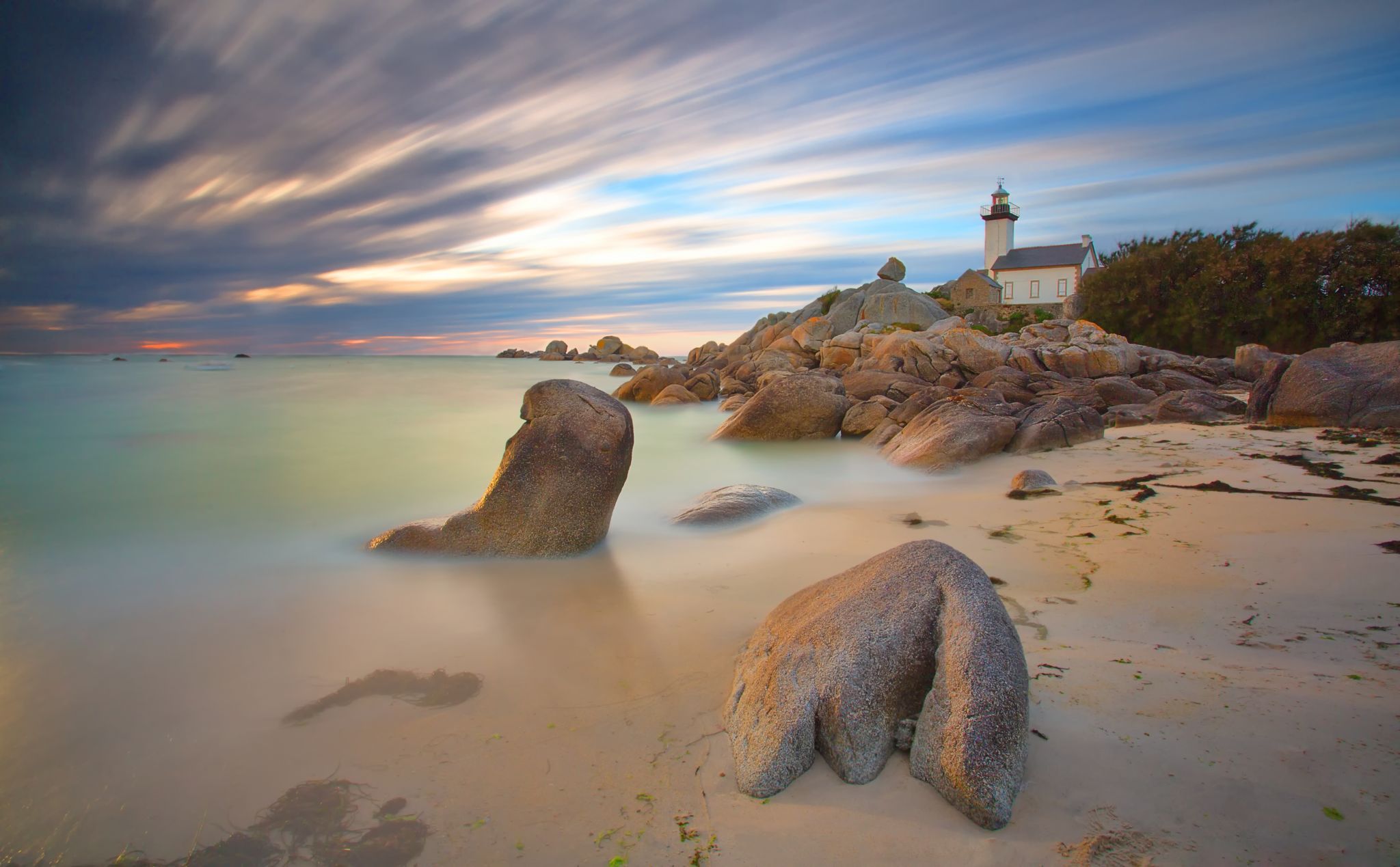Phare du Pontusval, France