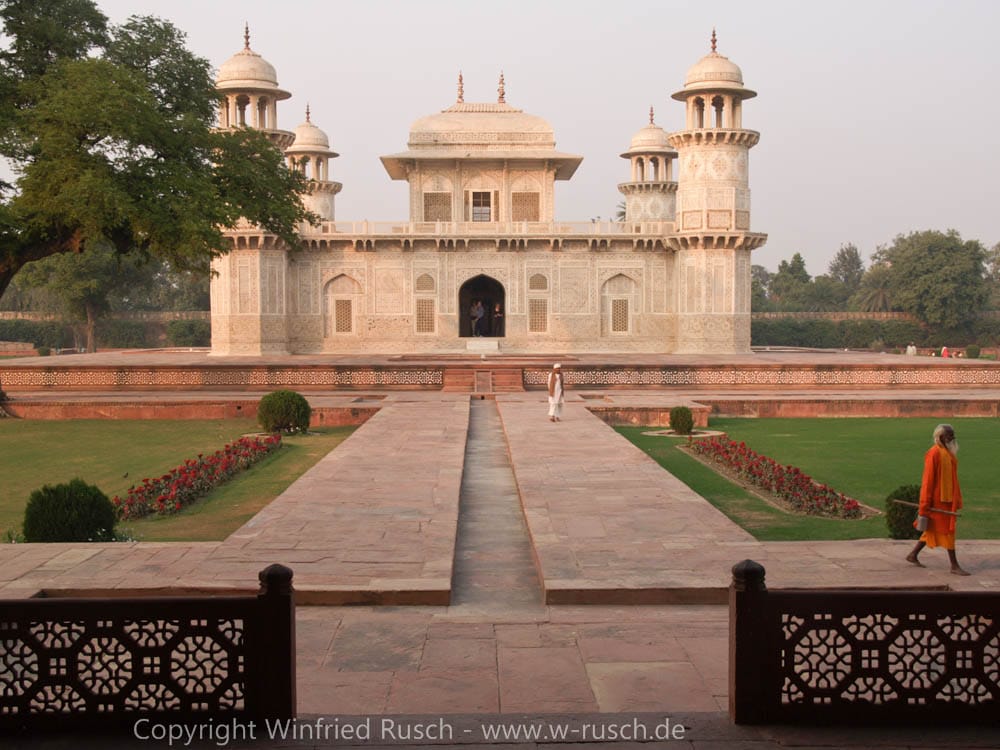 Tomb of I'timād-ud-Daulah, India