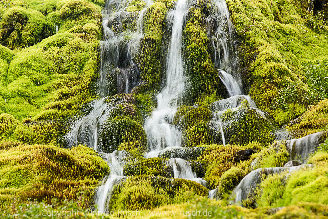Small waterfall at Hnjótur, Iceland