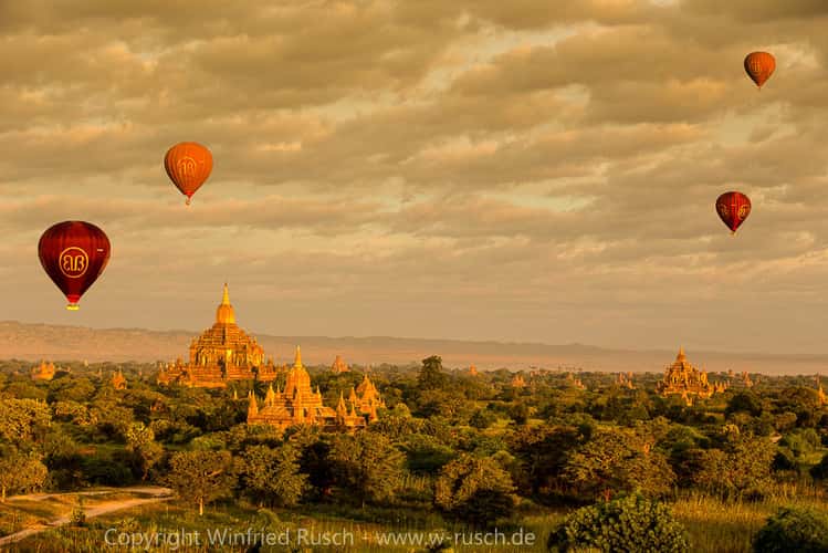 Sonnenaufgang in Bagan
