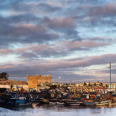 Sonnenuntergang im Hafen, Morocco