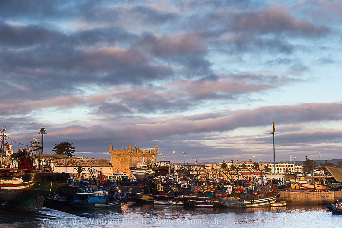 Sonnenuntergang im Hafen, Morocco