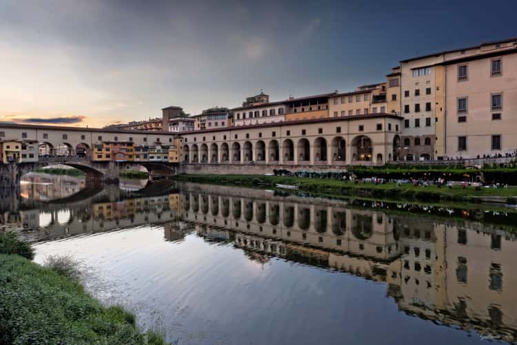 Along Arno, Florence