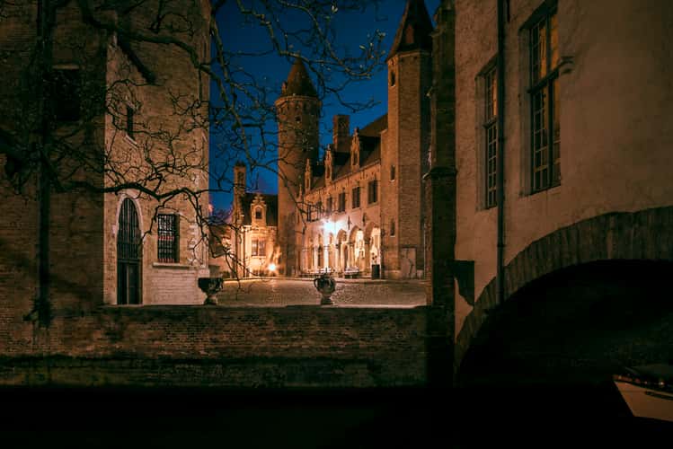 Behind the scenes, Bruges