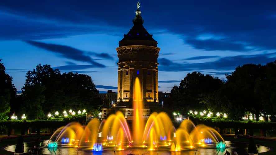 Friedrichsplatz / Wasserturm