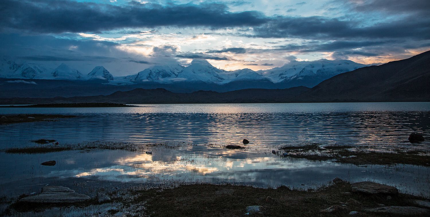 Morninglight at Karakulsee, Tajikistan