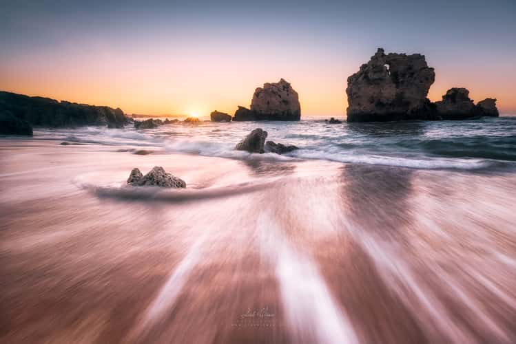 Back into the sea (Praia de Arrifes / Algarve / Portugal)