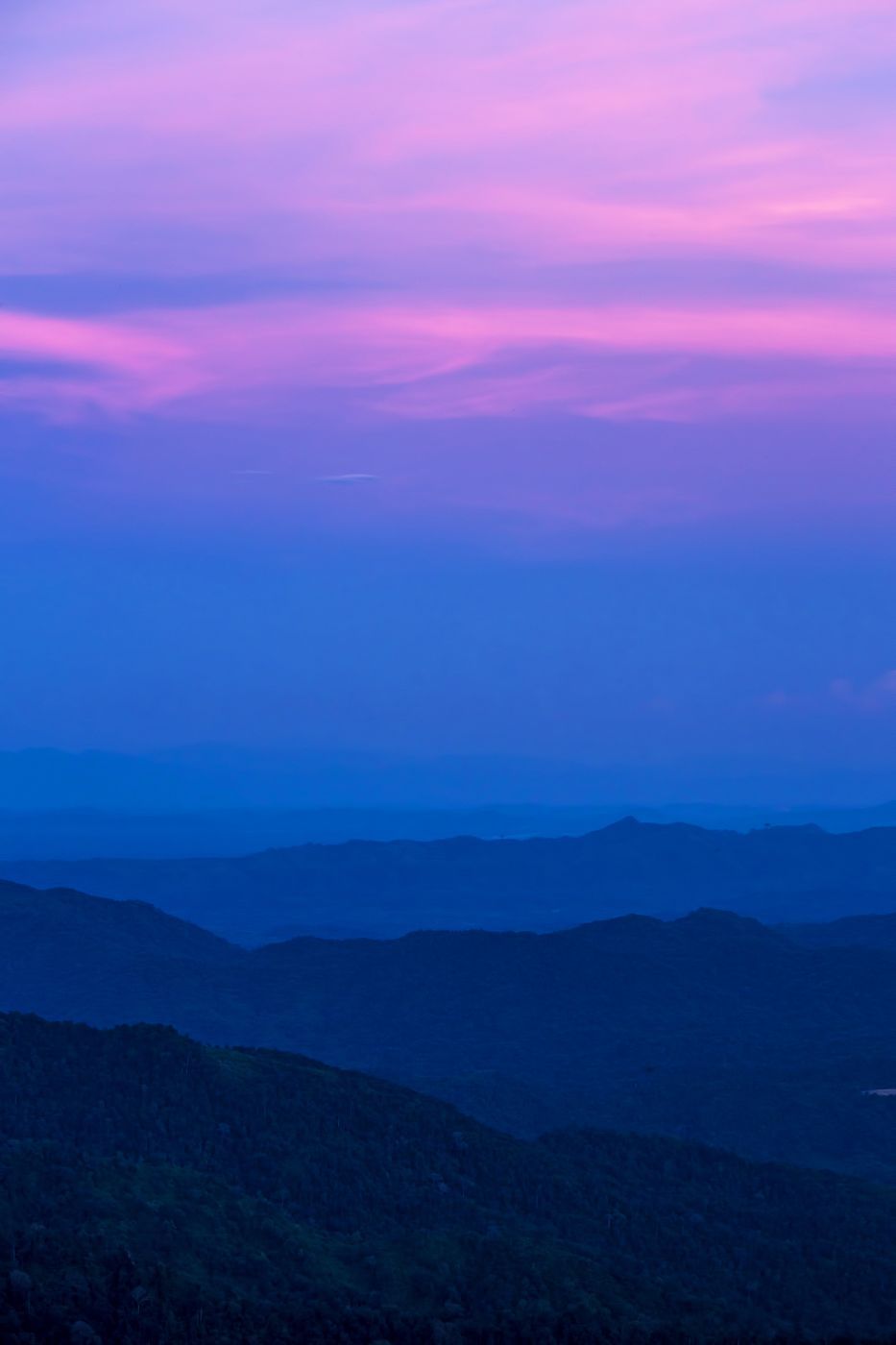 Blaue Stunde am Goldenen Felsen in Myanmar, Myanmar