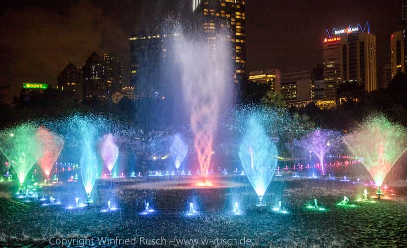 Fountain at Petronas Twin Towers