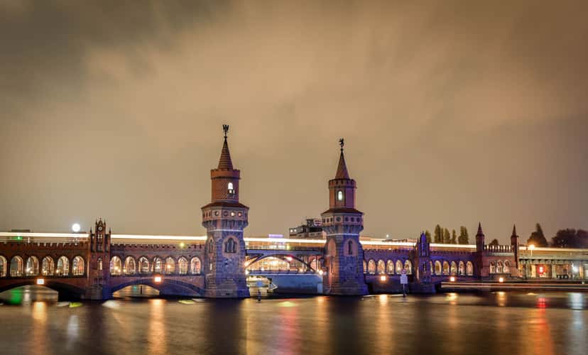 Oberbaumbrücke, Universal Studios, Berlin
