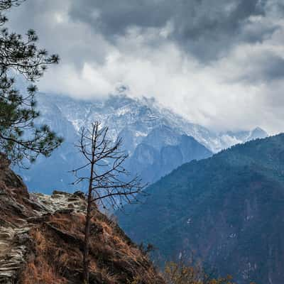 Along the Tiger leaping gorge, China