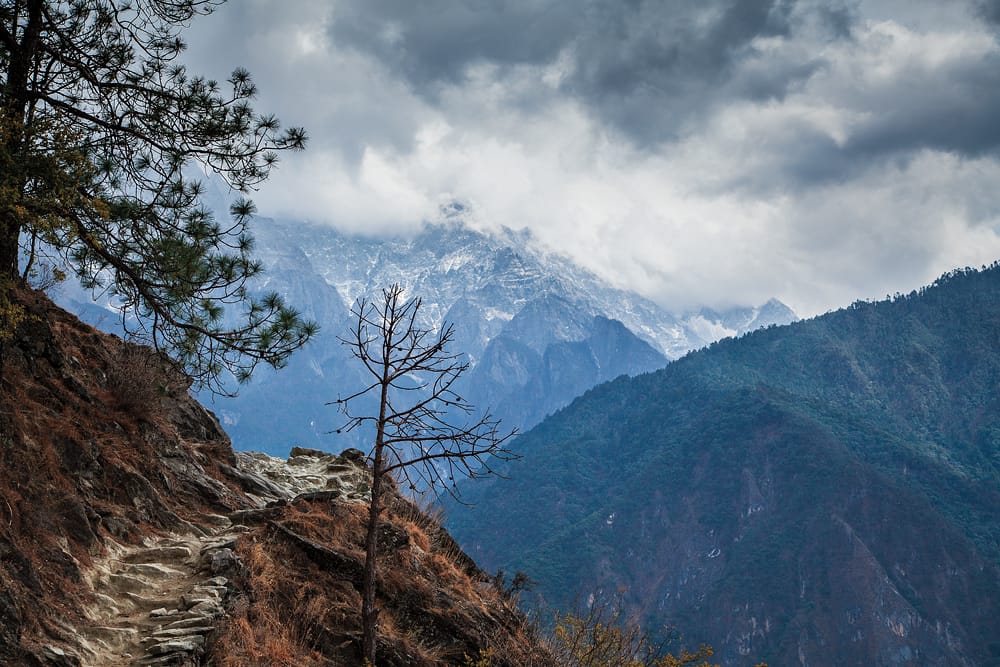 Along the Tiger leaping gorge, China