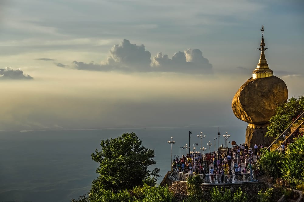 Goldener Felsen in Myanmar, Myanmar