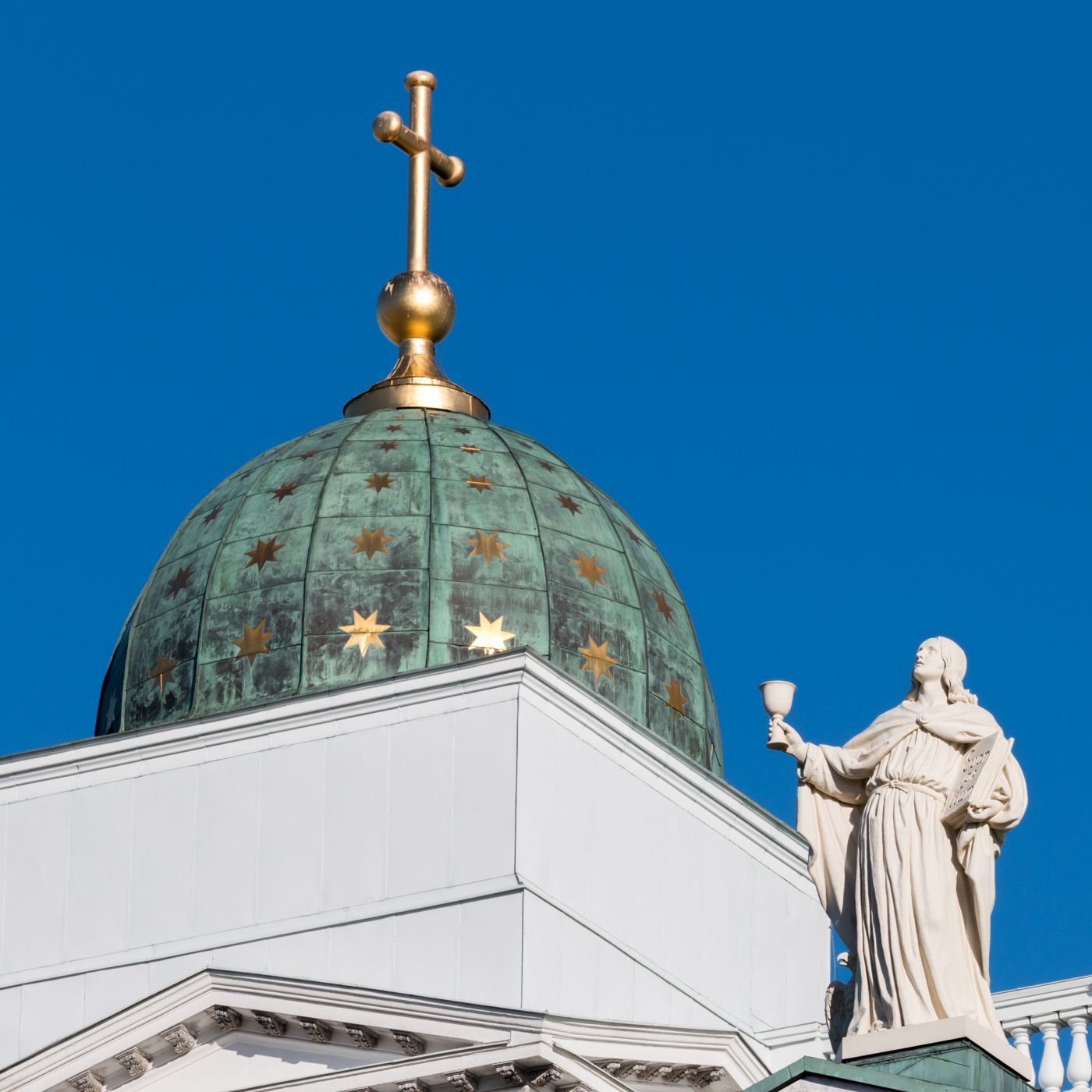 Front view of Helsinki Cathedral (Helsingin tuomiokirkko), Finland