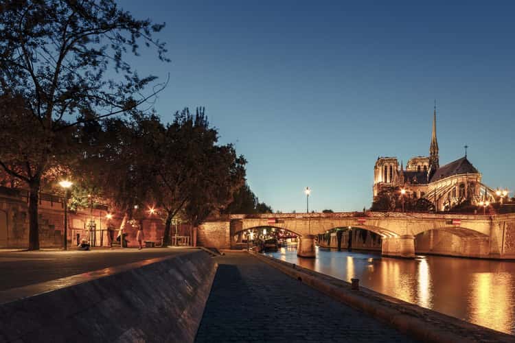 Night Shooting in Paris