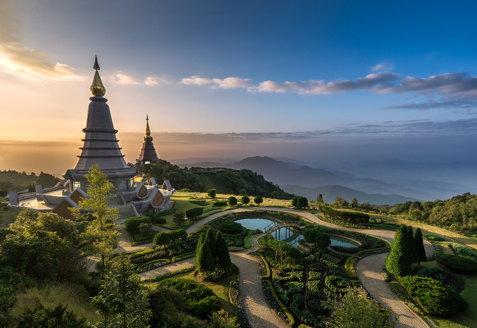 The Great Holy Relics Pagodas, Thailand