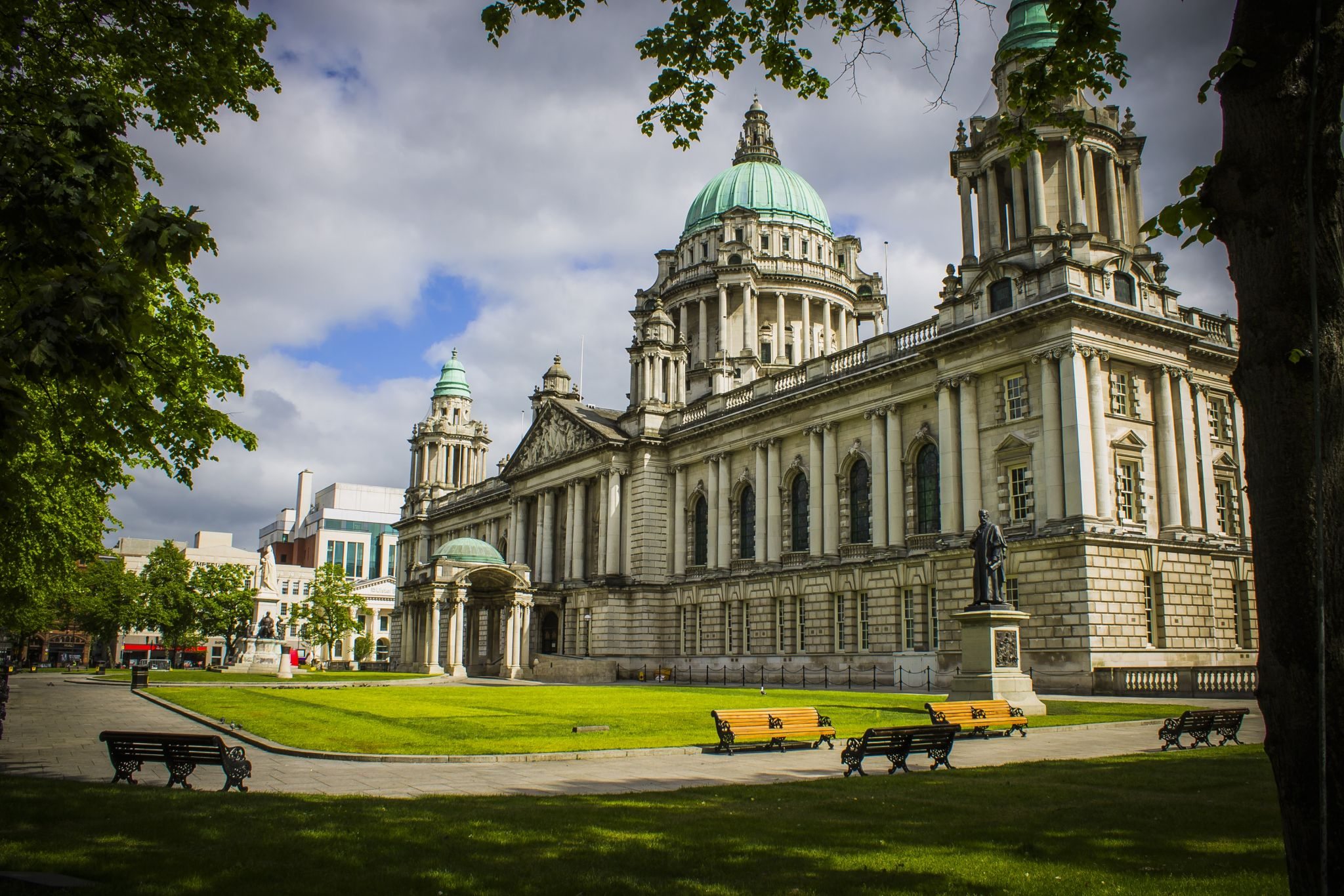 Belfast uk. Северная Ирландия Белфаст. Belfast City Ирландия. Belfast City Hall. Ратуша в Белфасте.