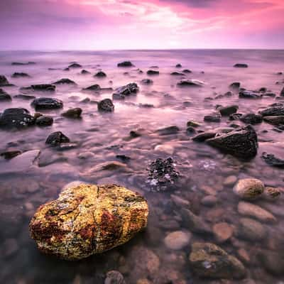 Golden Rock at White Sand Beach, Koh Chang, Thailand