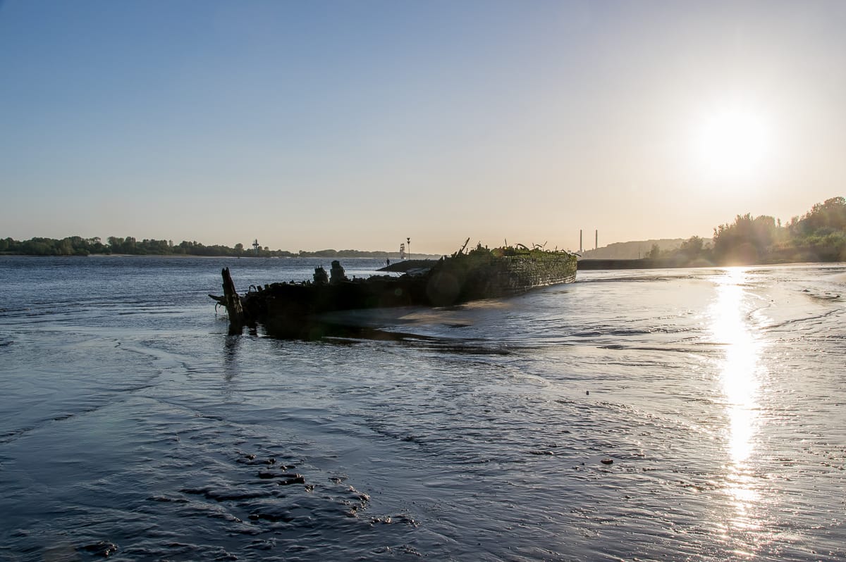 Ship wreck 'Uwe' and 'Polstjernan' at Falkensteiner Ufer, Germany