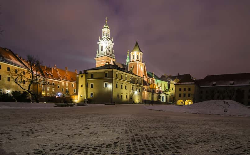 The castle at night