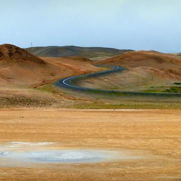 An S-curve in Iceland, Iceland
