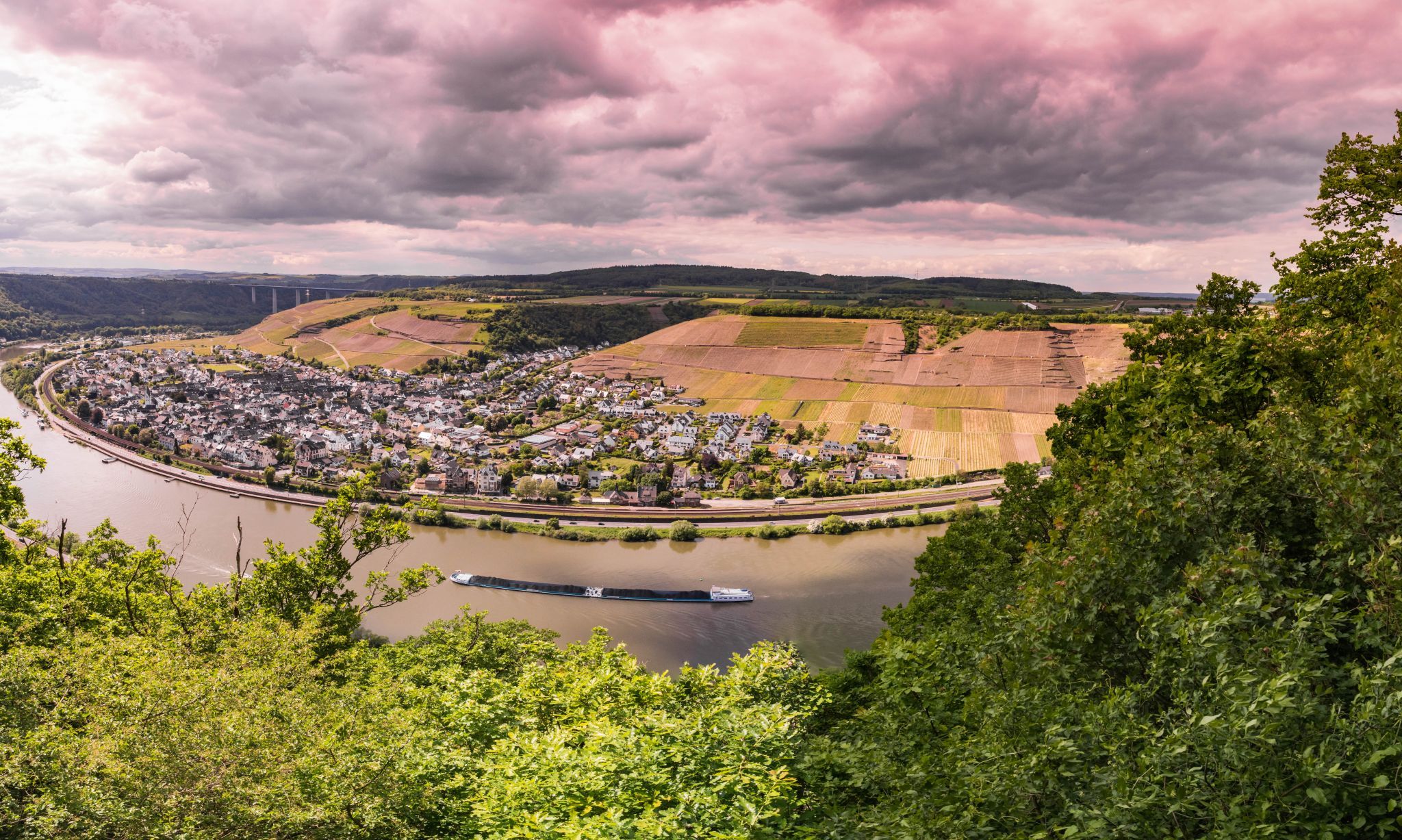 'Carolaturm' über Koblenz-Lay, Germany