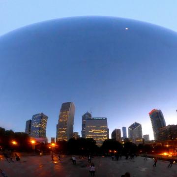 Chicago in the mirror of the Cloud Gate, USA