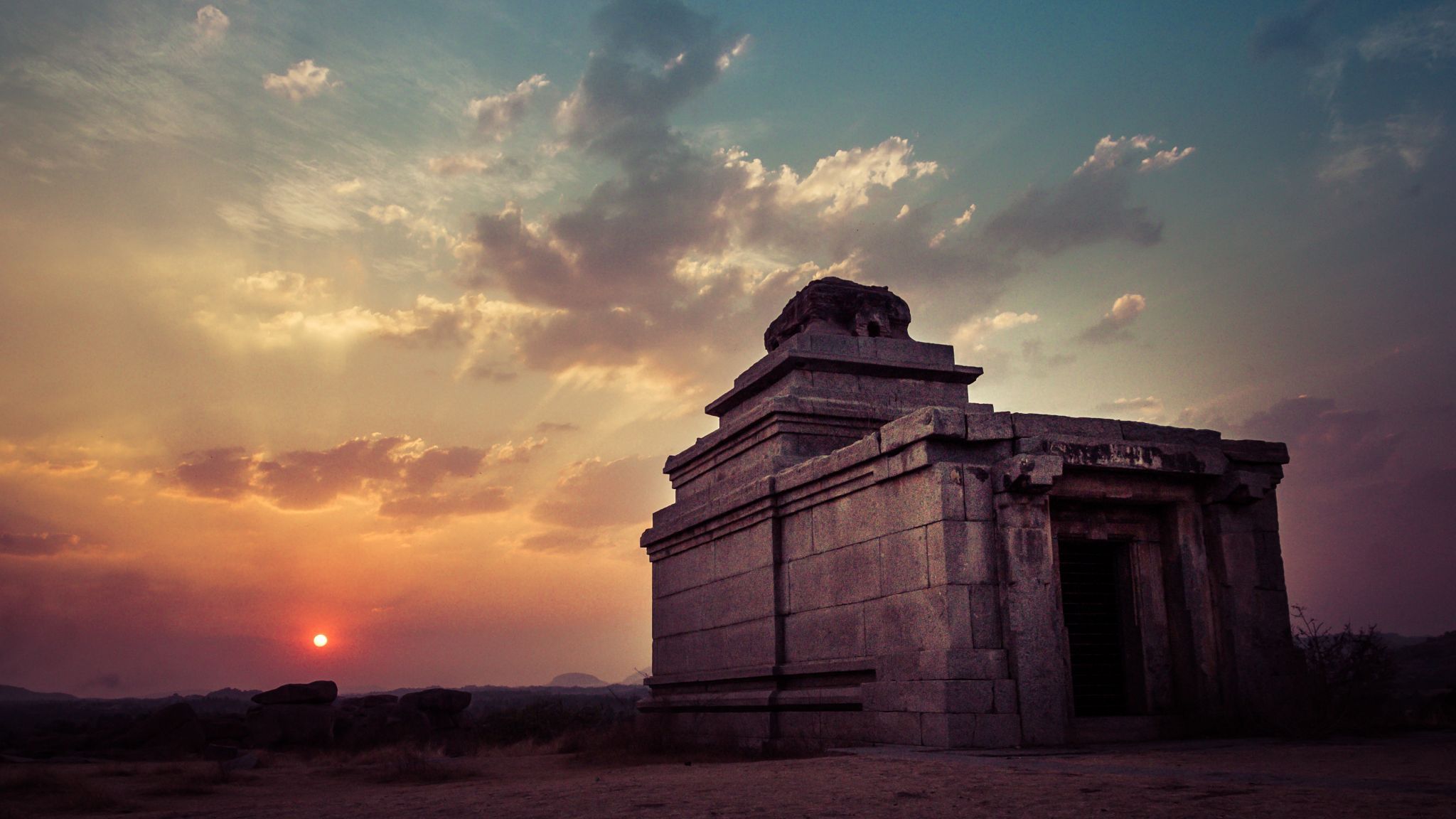 Hemkuta hill, India