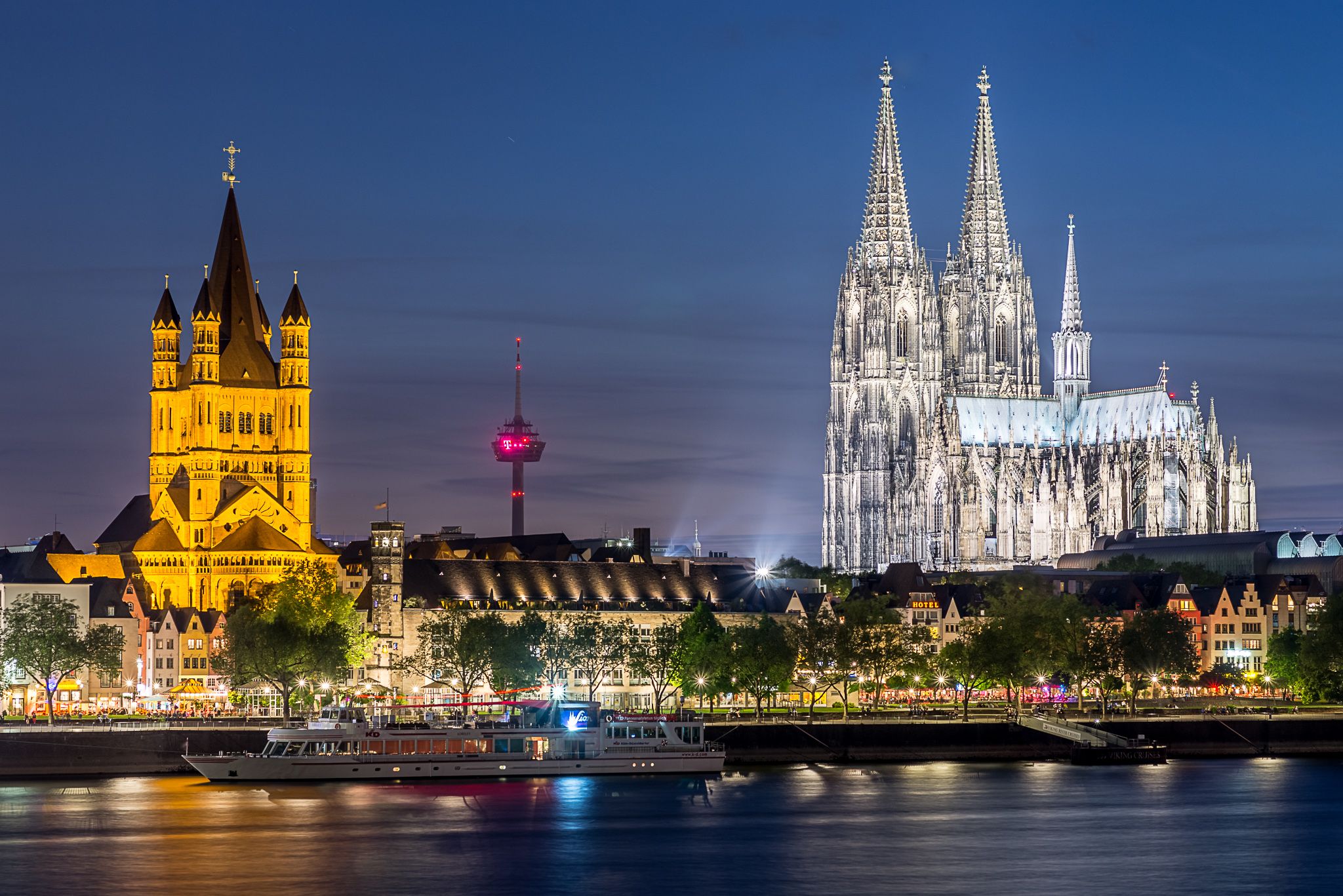 Cologne, Deutzer Rheinufer, Cathedral and Bridge view, Germany