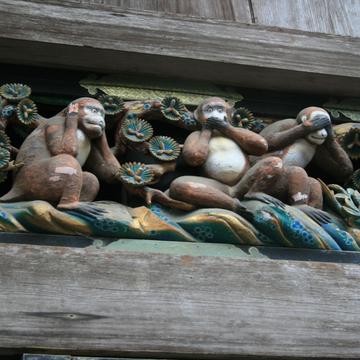 Three wise monkeys, Japan
