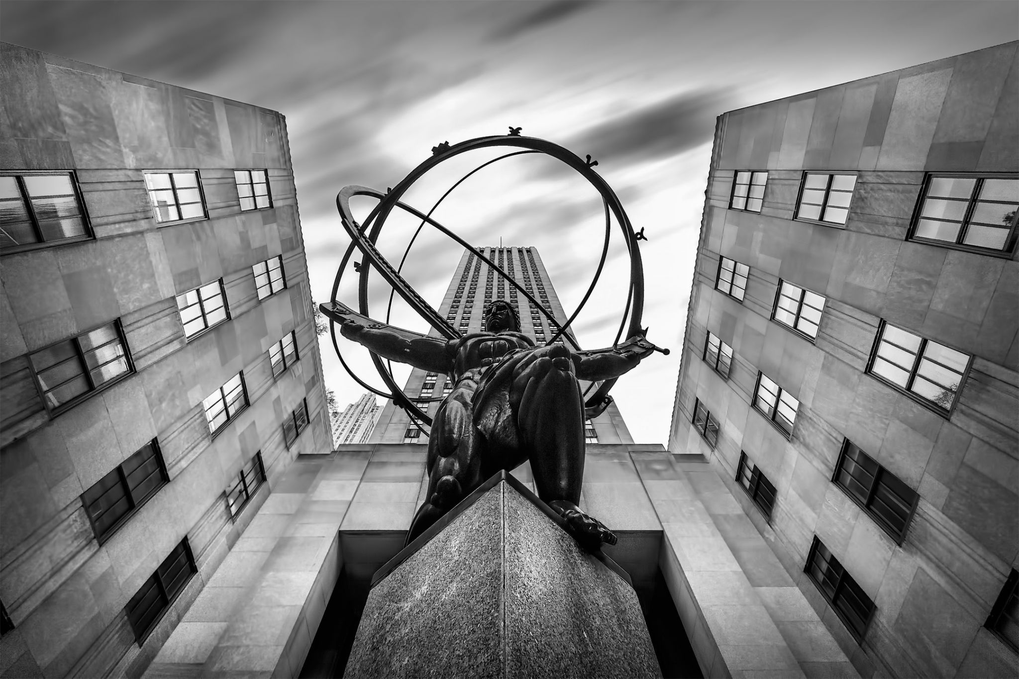 Atlas statue at the Rockefeller Center, USA