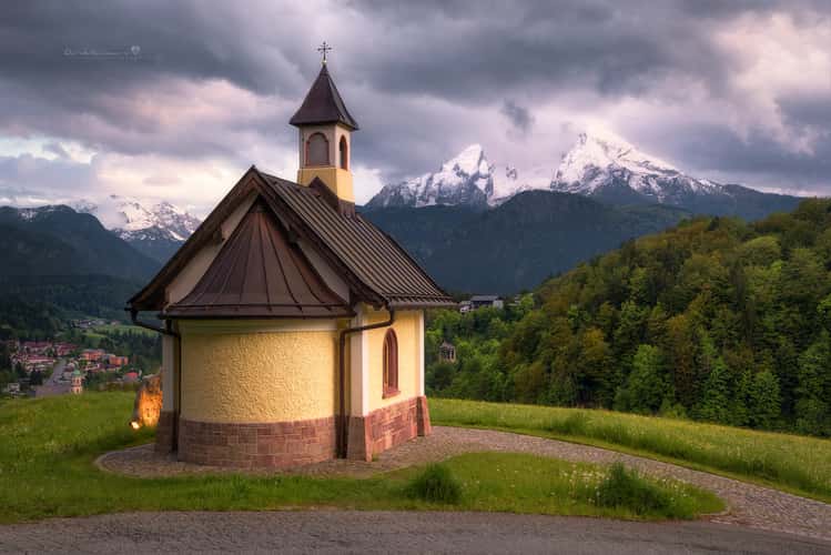 Kirchleitn chapel in front of Watzmann (Berchtesgaden)