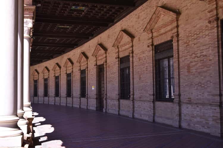 Corridors of the Plaza de España, Seville