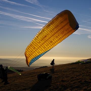 Paragliders on the top of Wasserkuppe (Rhön), Germany