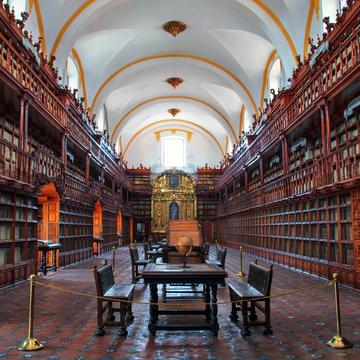 Biblioteca Palafoxiana, Mexico