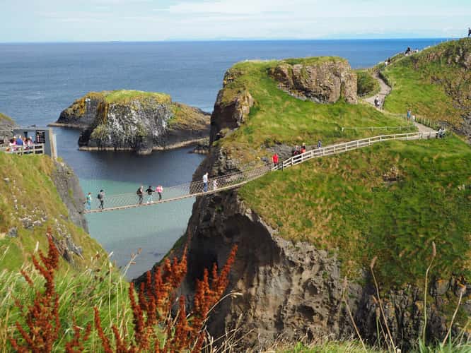 Carrick-a-Rede rope bridge