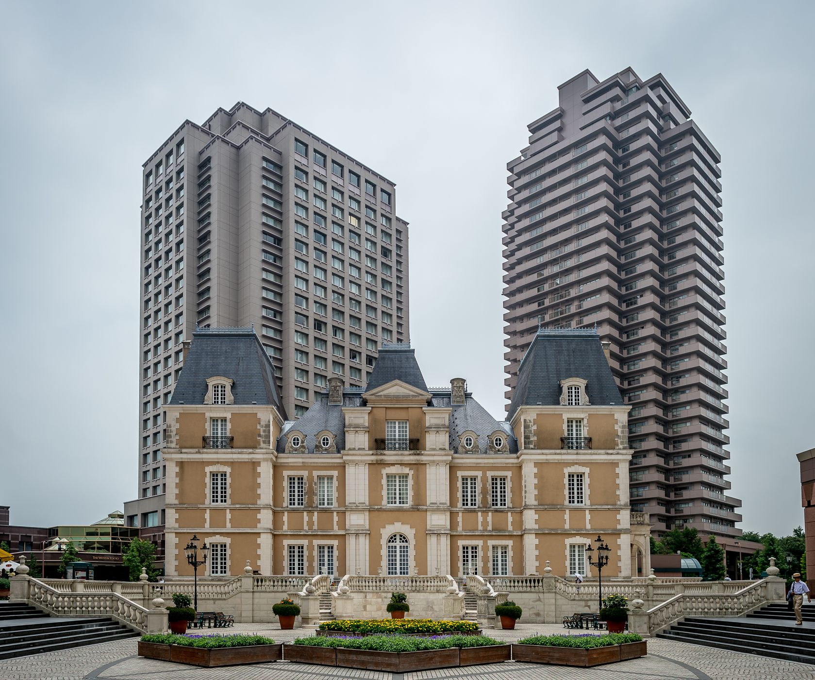 Le Chateau de Joel Robuchon, Japan