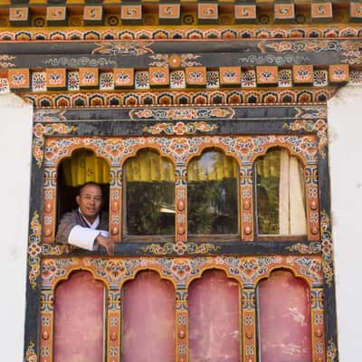 Historisches Gebäude an der Malschule Zorig Chusum, Bhutan