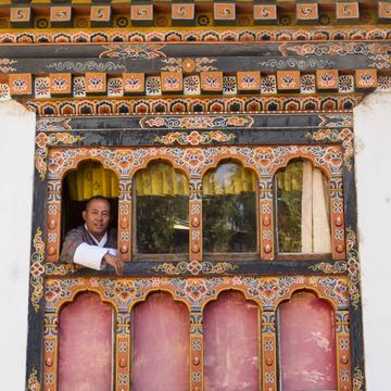 Historisches Gebäude an der Malschule Zorig Chusum, Bhutan