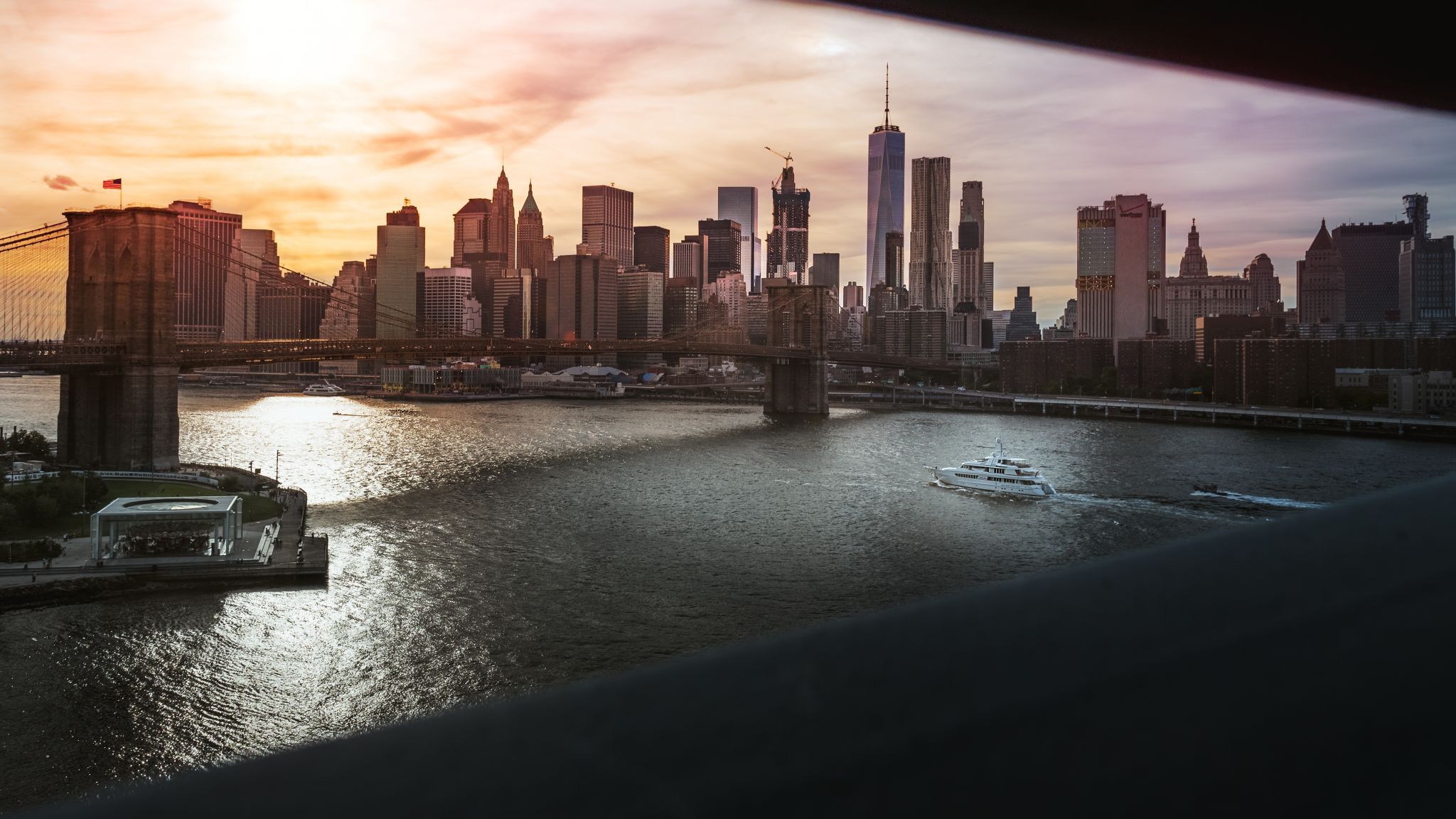Manhattan seen from the Manhattan Bridge, New York City, USA