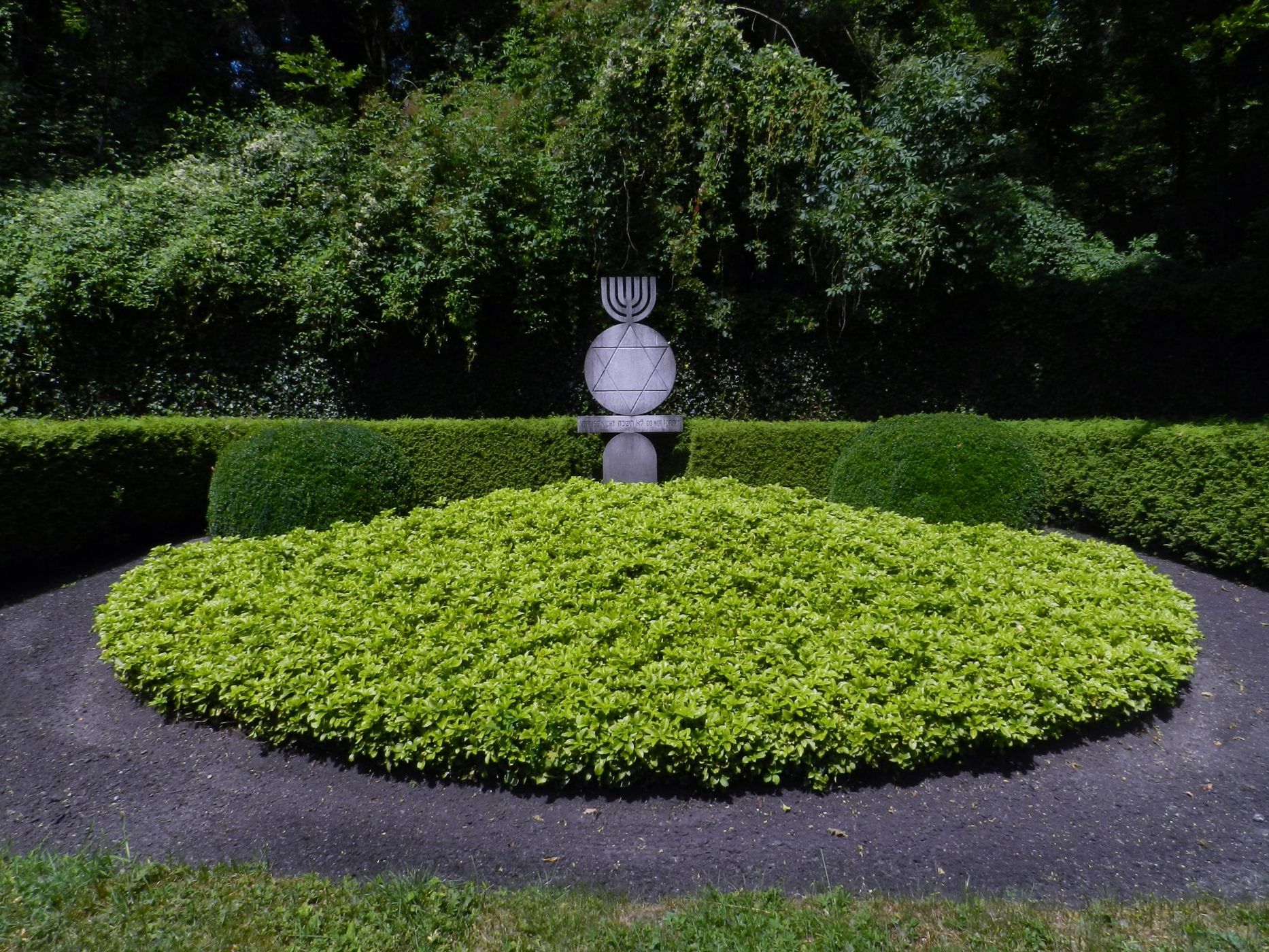 Vergiss nicht - Do not forget, Germany