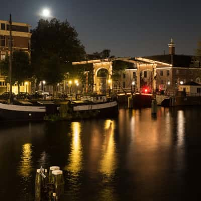 Walter Süskindbrug, Netherlands