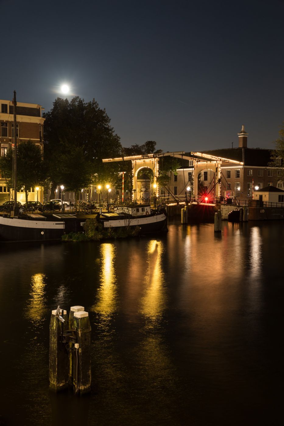 Walter Süskindbrug, Netherlands